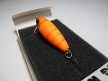 Load image into Gallery viewer, 30469) BIG MAN Area Moguru Bug MR, Wood Handmade #Mat Orange