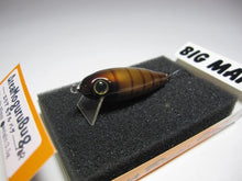 Load image into Gallery viewer, 30476) BIG MAN Area Moguru Bug MR, Wood Handmade #Metal Brown