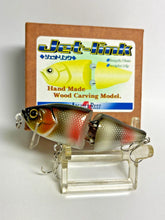Load image into Gallery viewer, 11255) ARCADIA REEF Jet Link Hand Made Wood Carving Model #JL Silver Perch