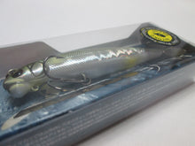 Load image into Gallery viewer, 26694) IMAKATSU ALIVE SCREW MINNOW SINKING #127 Hiviz' Alumina Ayu