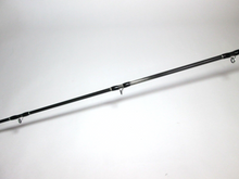 Load image into Gallery viewer, S8470) Daiwa BLACK LABEL PF 772XHFB Bait casting Rod