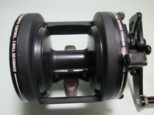 Load image into Gallery viewer, SHIMANO Isomatic 3000 Bait Reel Vintage